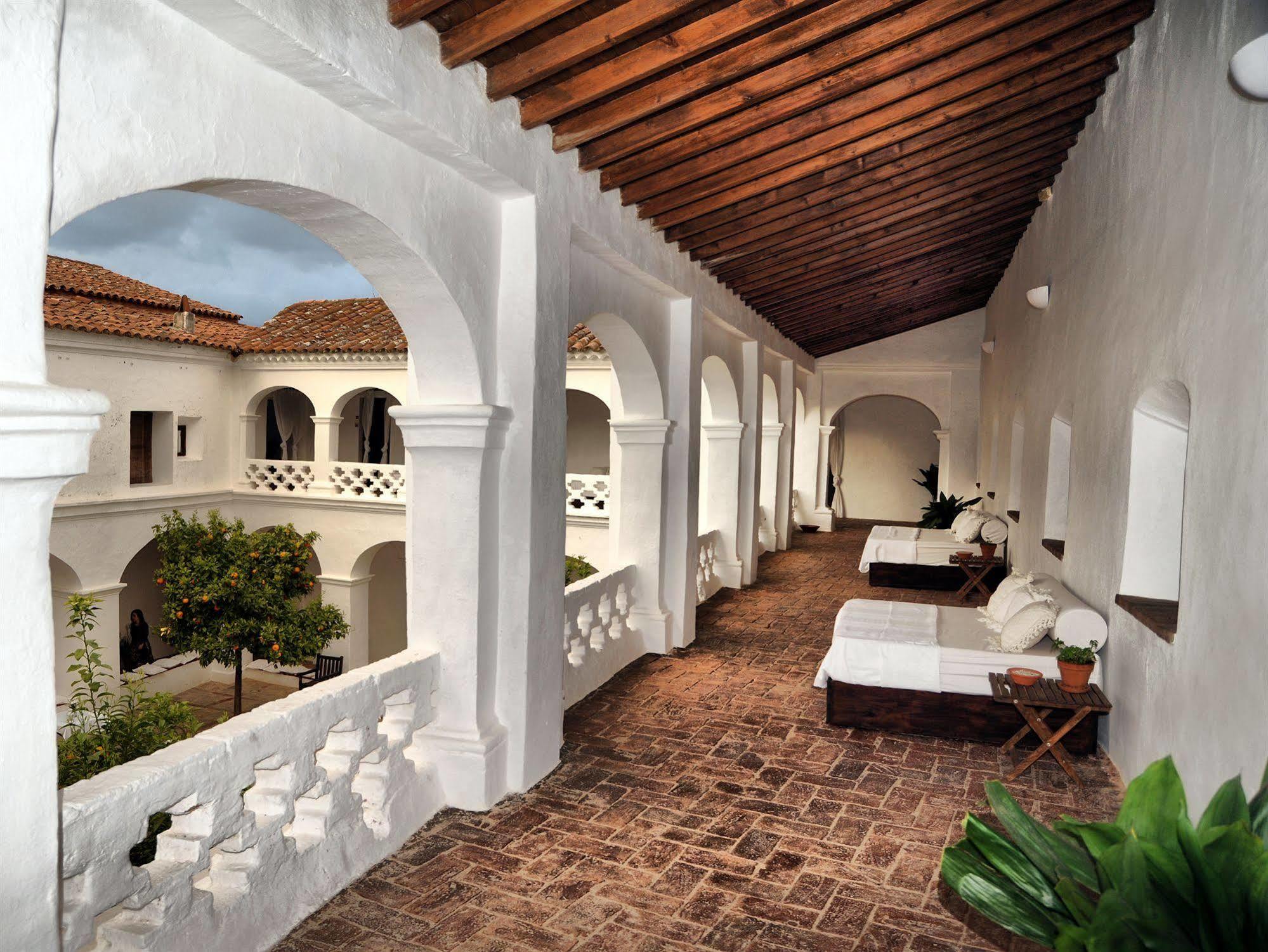 Hospederia Convento De La Parra, 06176 (Adults Only) Hotel La Parra  ภายนอก รูปภาพ